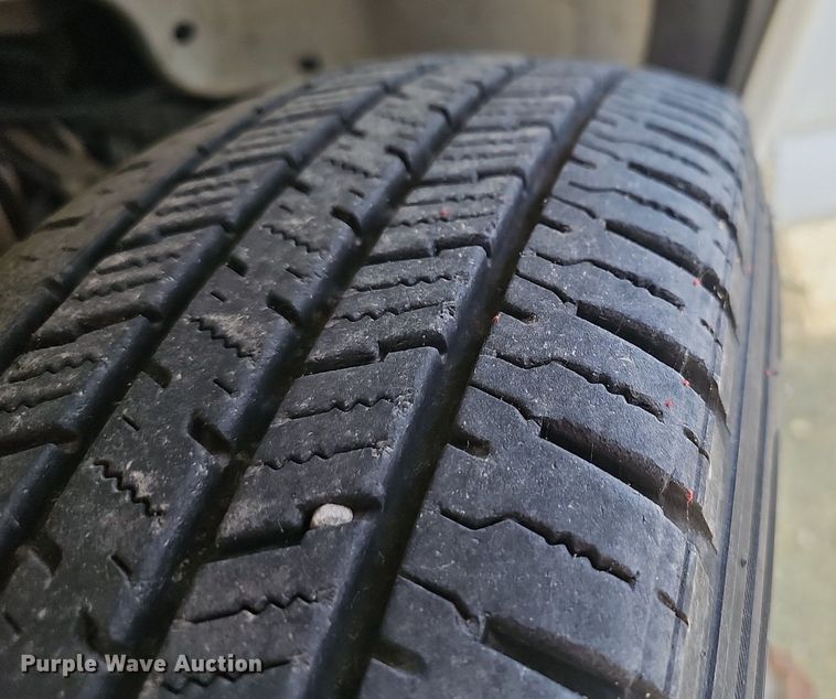 image for item EJ5472 2006 Chevrolet  Express 3500 box truck