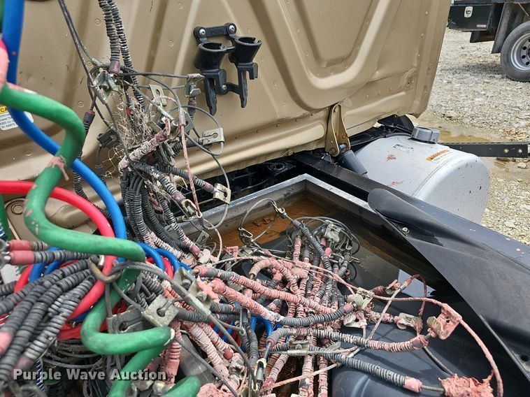 image for item EJ5474 2015 Freightliner Cascadia 125 semi truck