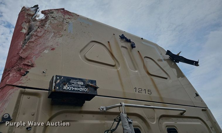 image for item EJ5474 2015 Freightliner Cascadia 125 semi truck