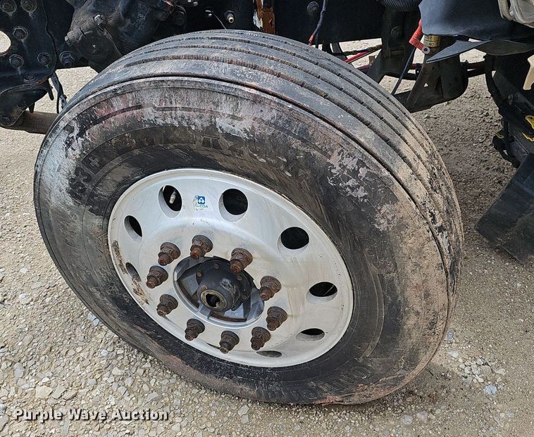 image for item EJ5474 2015 Freightliner Cascadia 125 semi truck