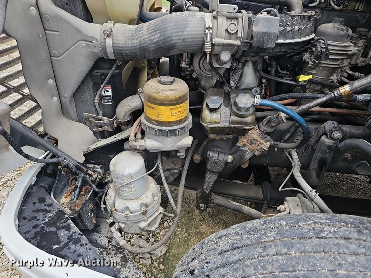 image for item EJ5476 2014 Freightliner Cascadia 125 semi truck