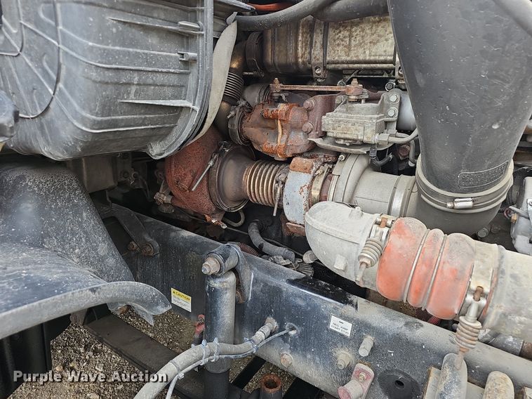 image for item EJ5476 2014 Freightliner Cascadia 125 semi truck