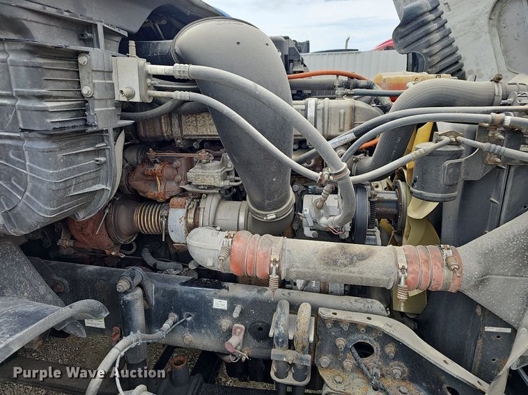 image for item EJ5476 2014 Freightliner Cascadia 125 semi truck