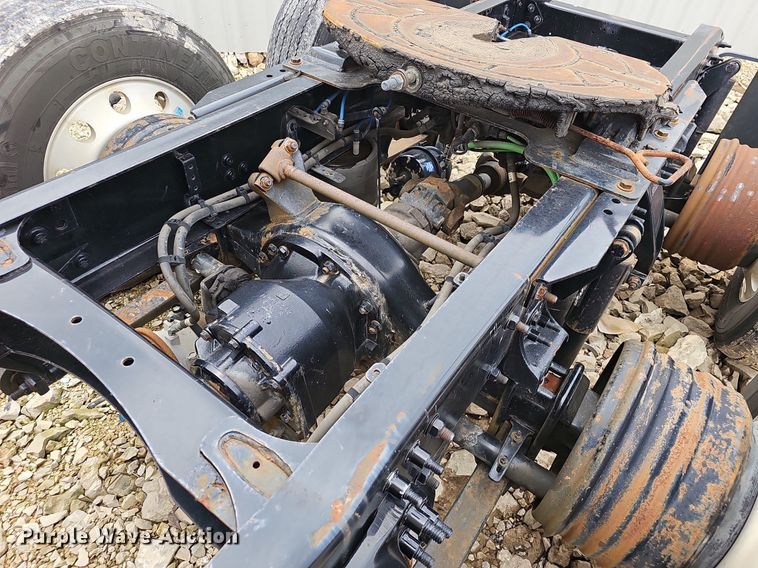 image for item EJ5477 2016 Freightliner Cascadia 125 semi truck