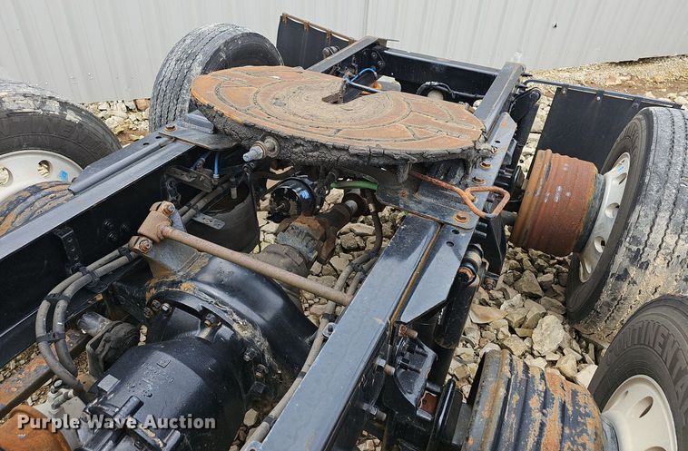 image for item EJ5477 2016 Freightliner Cascadia 125 semi truck