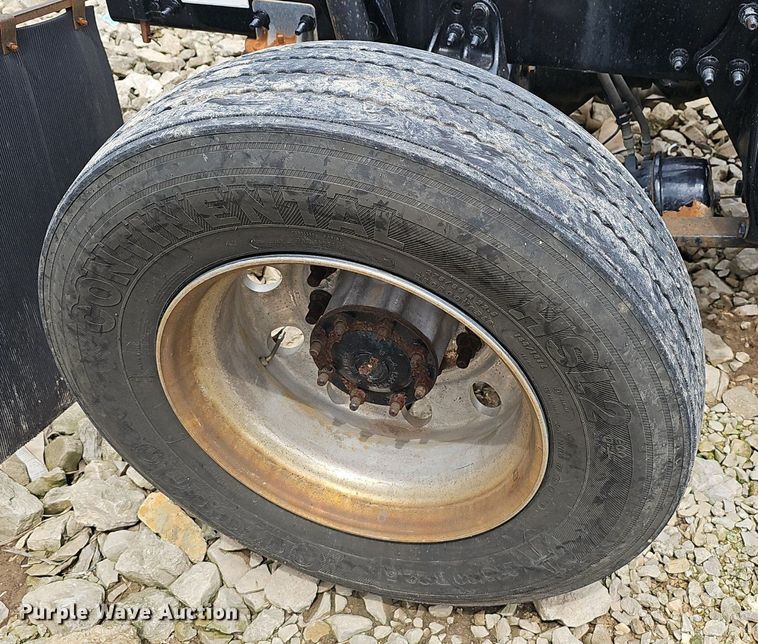 image for item EJ5477 2016 Freightliner Cascadia 125 semi truck