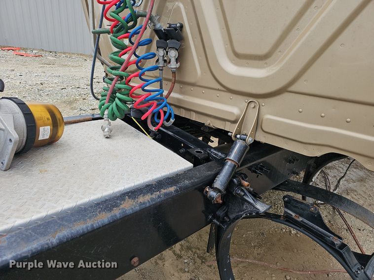 image for item EJ5478 2016 Freightliner Cascadia 125 semi truck