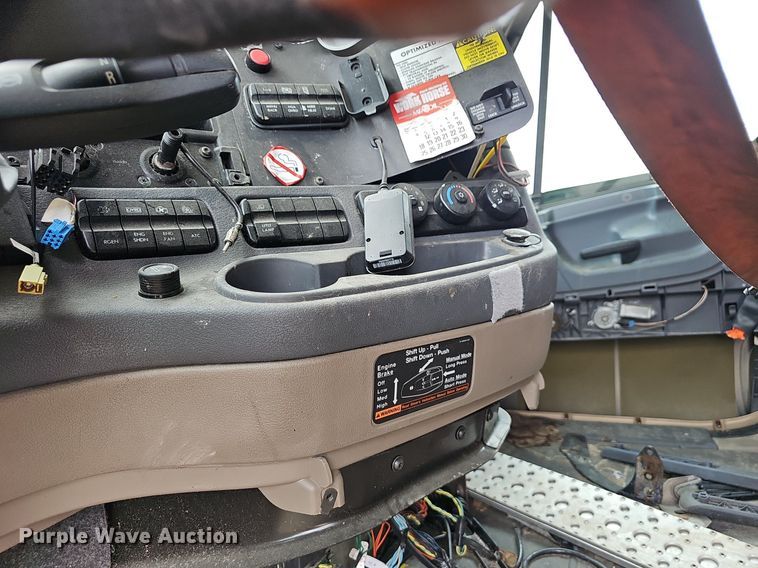 image for item EJ5478 2016 Freightliner Cascadia 125 semi truck