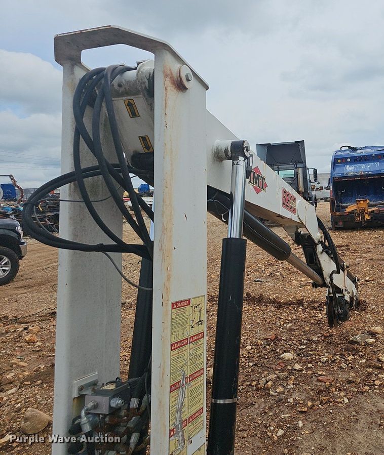 image for item EJ5481 IMT 5200 crane