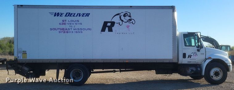 image for item EJ7906 2006 International 4300 box truck