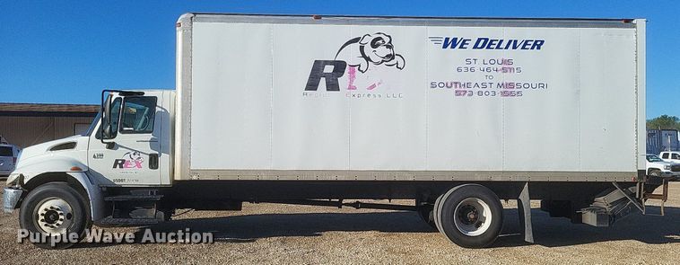 image for item EJ7906 2006 International 4300 box truck