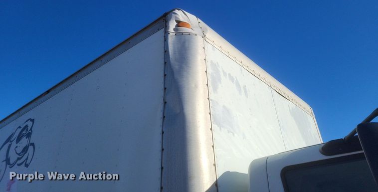 image for item EJ7906 2006 International 4300 box truck