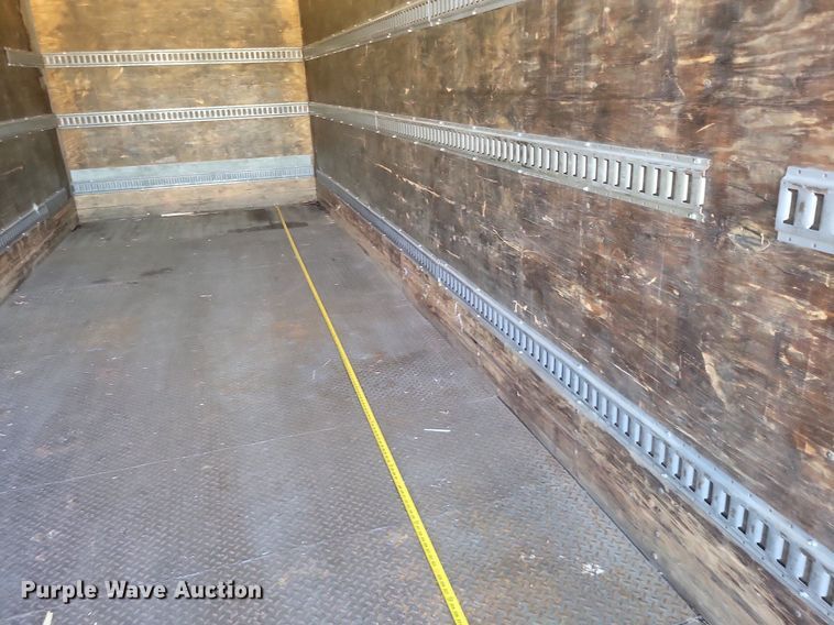 image for item EJ7906 2006 International 4300 box truck