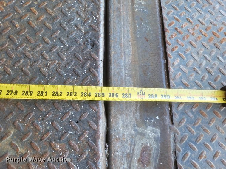 image for item EJ7906 2006 International 4300 box truck