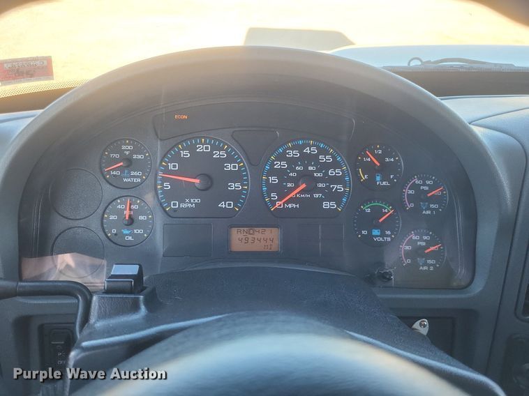 image for item EJ7906 2006 International 4300 box truck