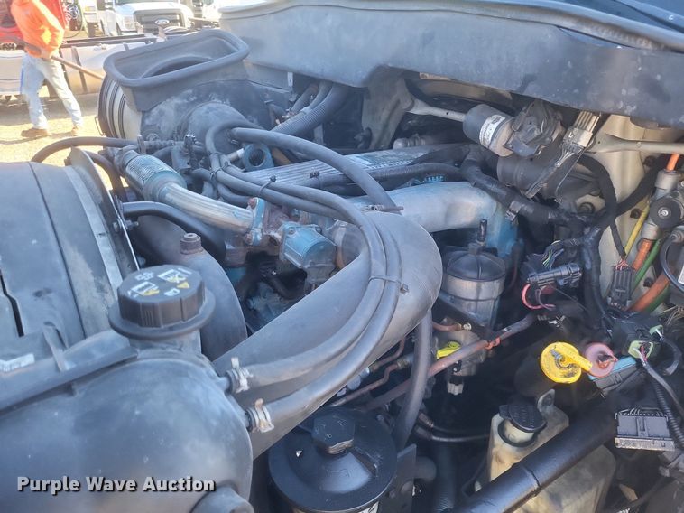 image for item EJ7906 2006 International 4300 box truck