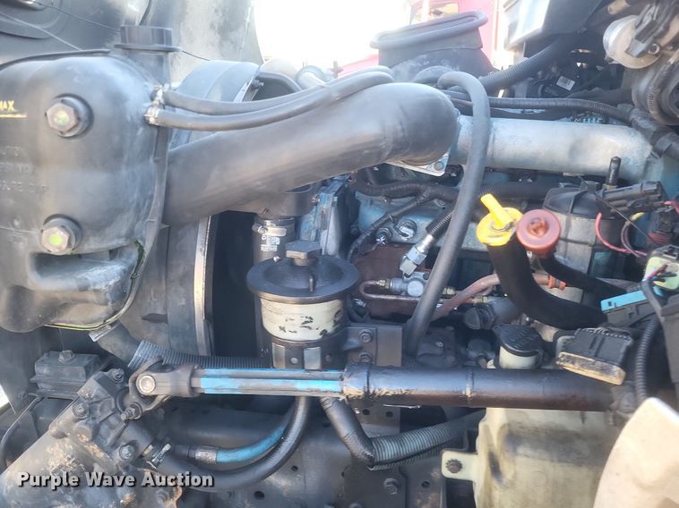 image for item EJ7906 2006 International 4300 box truck