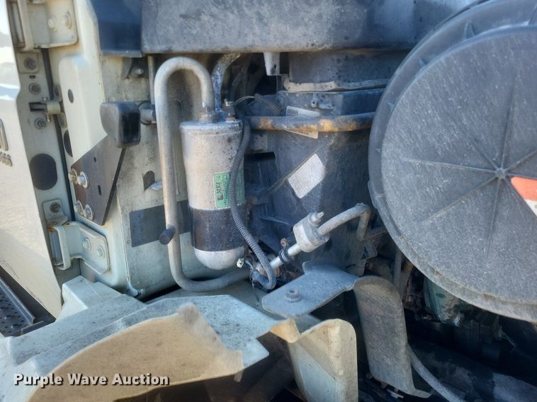 image for item EJ7906 2006 International 4300 box truck