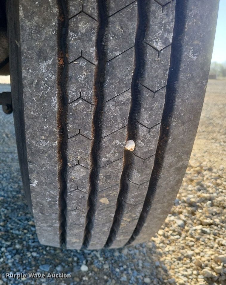 image for item EJ7906 2006 International 4300 box truck