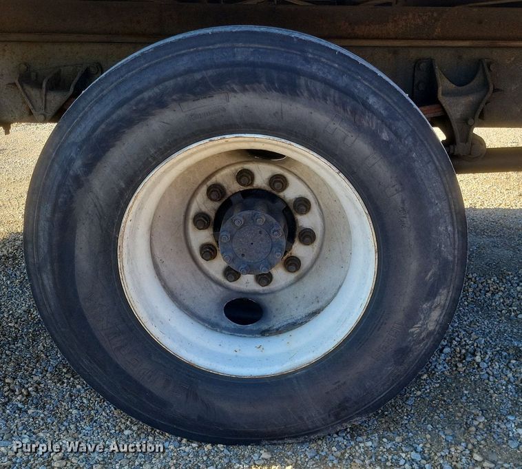 image for item EJ7906 2006 International 4300 box truck