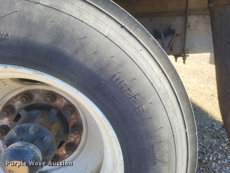 image for item EJ7906 2006 International 4300 box truck