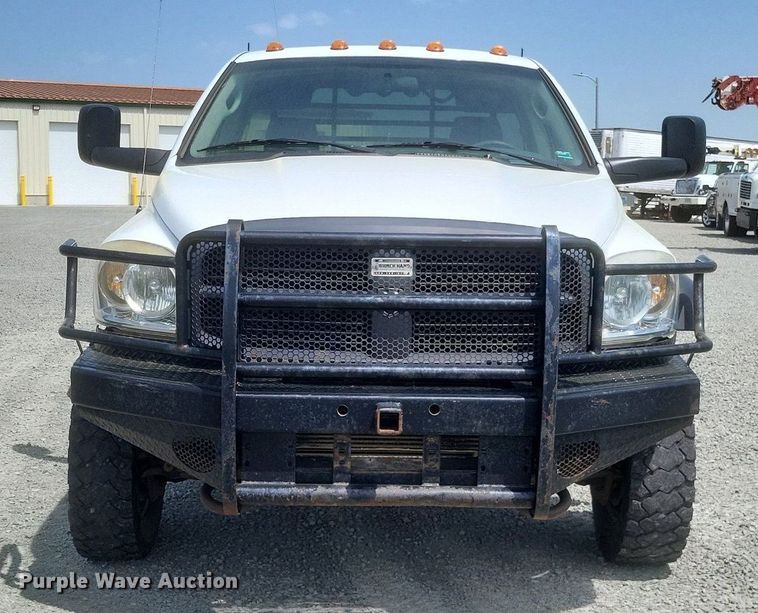 image for item EJ7922 2010 Dodge Ram 5500HD flatbed truck