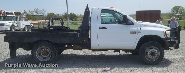 image for item EJ7922 2010 Dodge Ram 5500HD flatbed truck