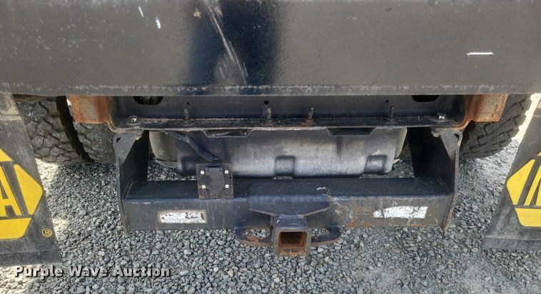 image for item EJ7922 2010 Dodge Ram 5500HD flatbed truck