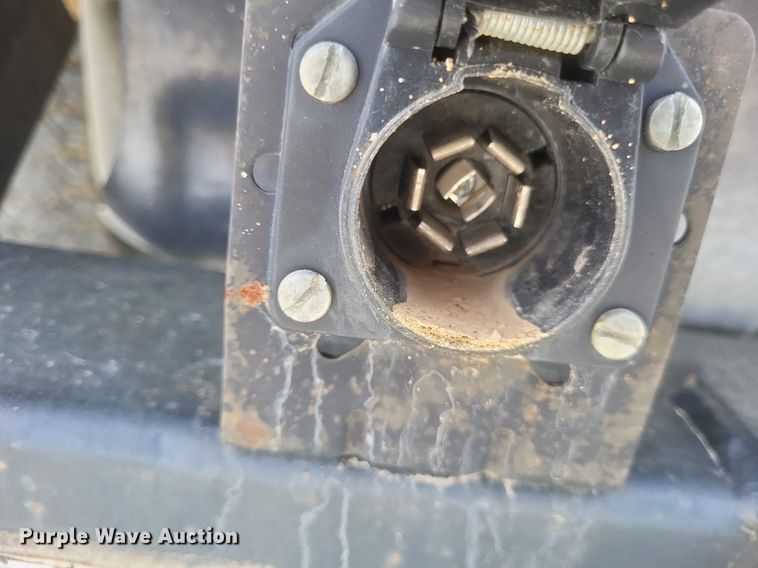 image for item EJ7922 2010 Dodge Ram 5500HD flatbed truck