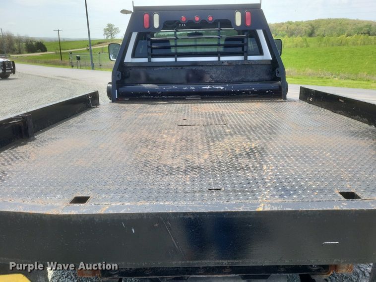 image for item EJ7922 2010 Dodge Ram 5500HD flatbed truck