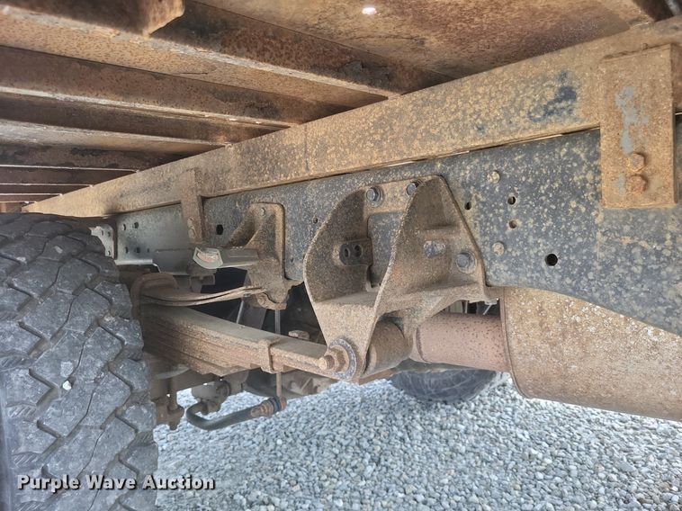 image for item EJ7922 2010 Dodge Ram 5500HD flatbed truck