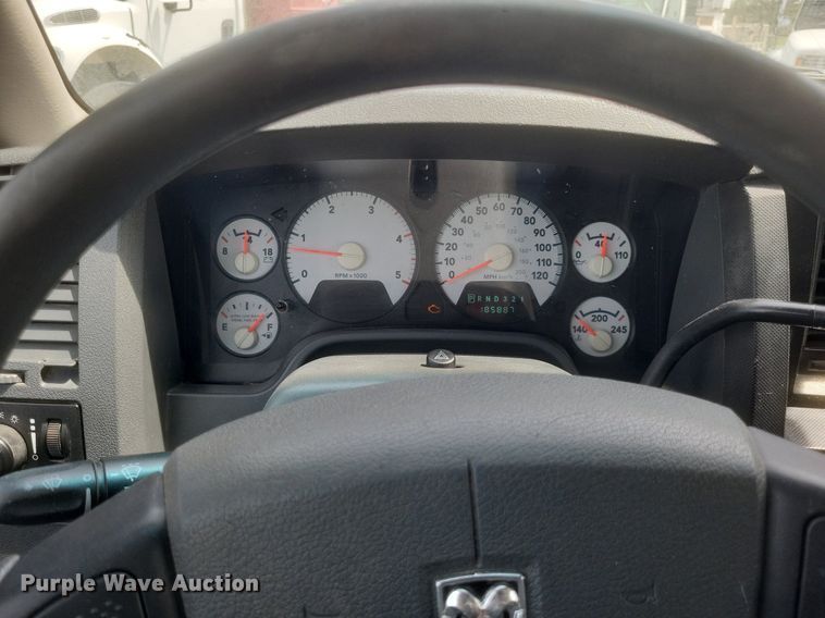 image for item EJ7922 2010 Dodge Ram 5500HD flatbed truck