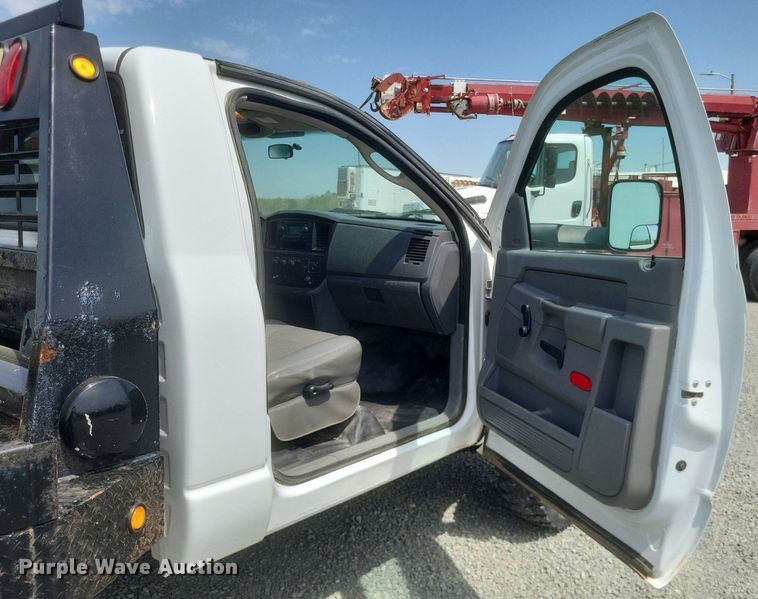 image for item EJ7922 2010 Dodge Ram 5500HD flatbed truck