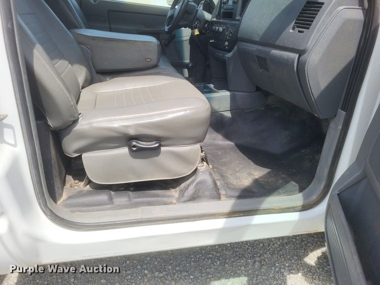 image for item EJ7922 2010 Dodge Ram 5500HD flatbed truck