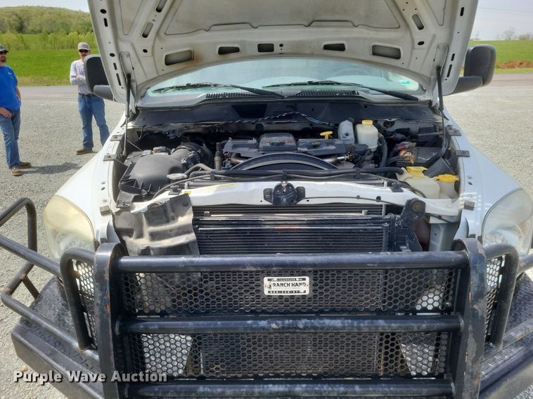 image for item EJ7922 2010 Dodge Ram 5500HD flatbed truck