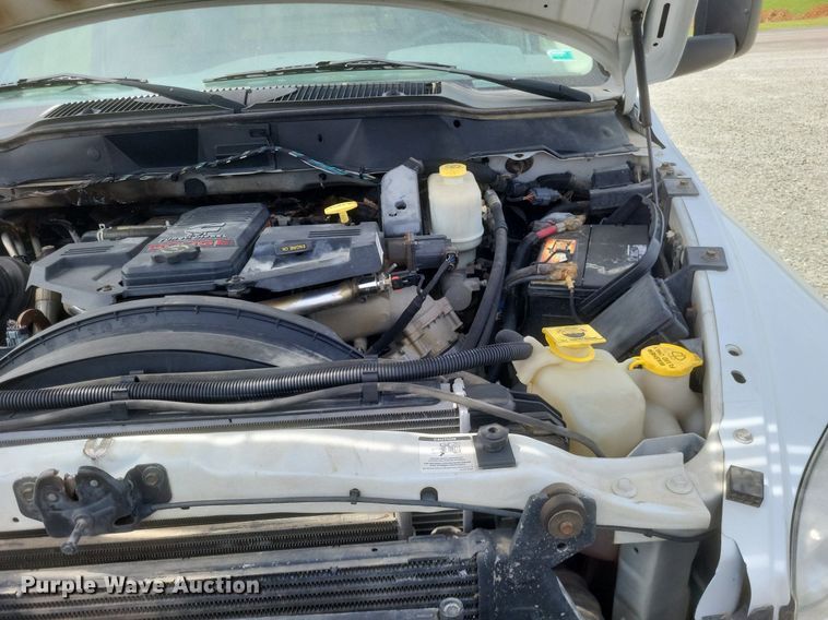 image for item EJ7922 2010 Dodge Ram 5500HD flatbed truck