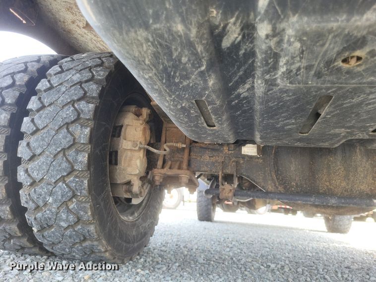 image for item EJ7922 2010 Dodge Ram 5500HD flatbed truck