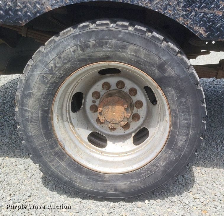 image for item EJ7922 2010 Dodge Ram 5500HD flatbed truck