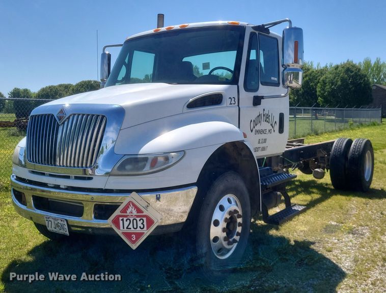 image for item EJ7952 2010 International  4400 truck cab and chassis