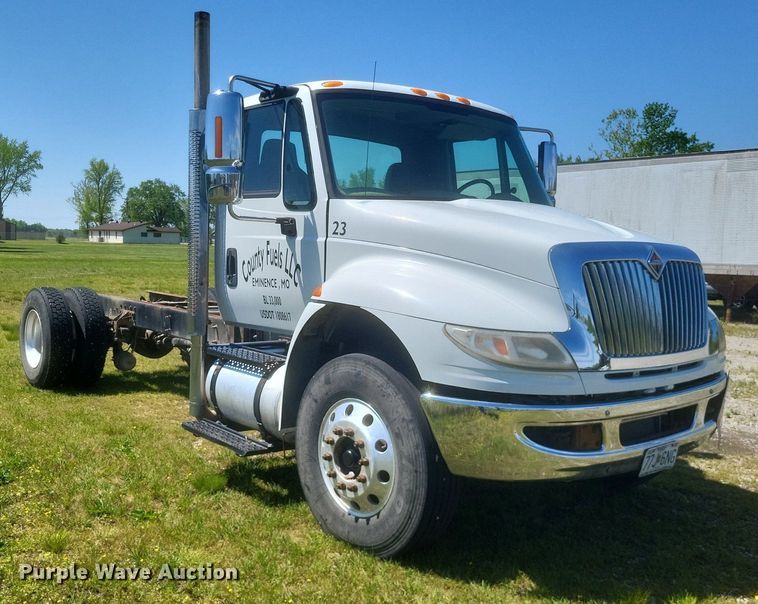 image for item EJ7952 2010 International  4400 truck cab and chassis