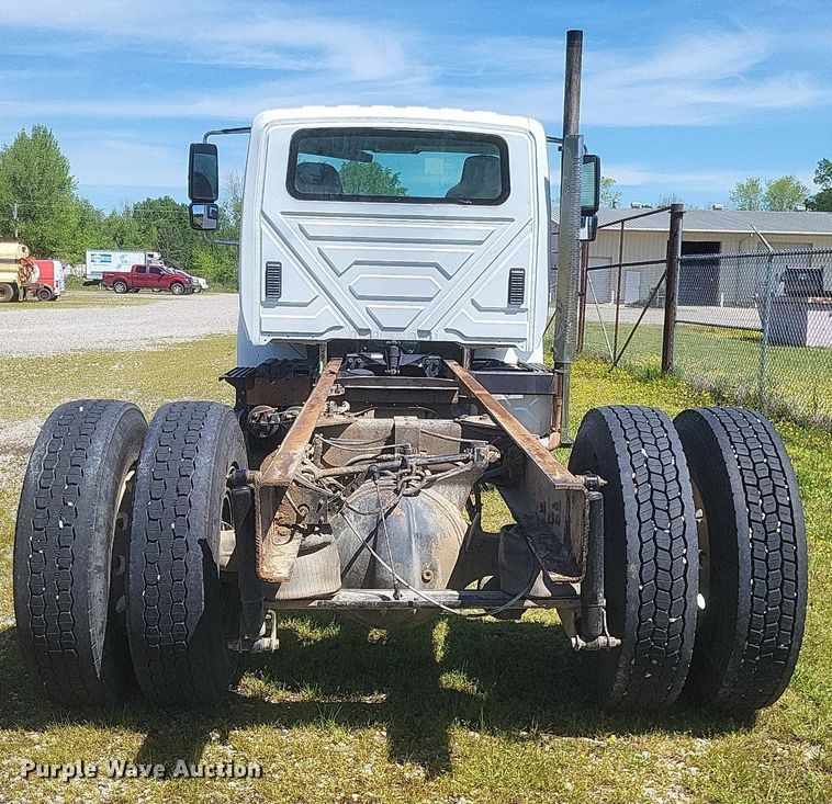 image for item EJ7952 2010 International  4400 truck cab and chassis