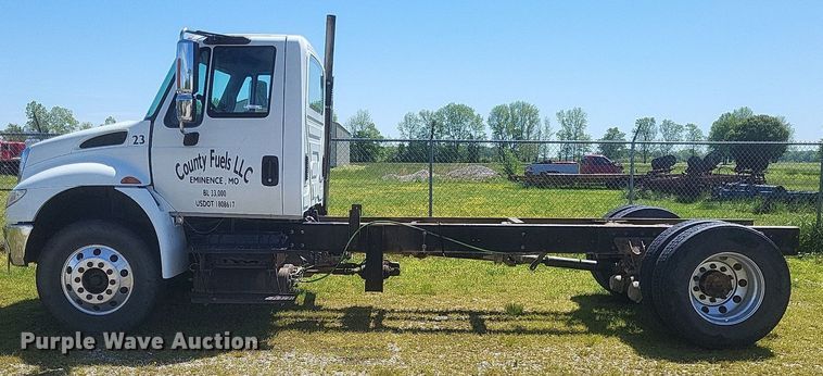 image for item EJ7952 2010 International  4400 truck cab and chassis