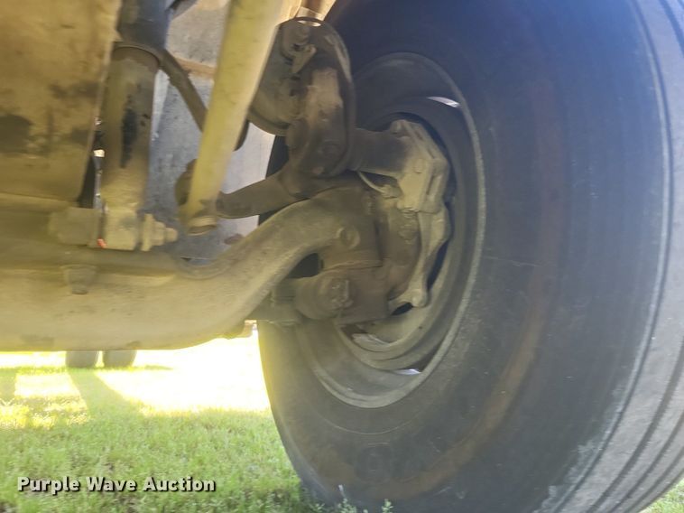 image for item EJ7952 2010 International  4400 truck cab and chassis