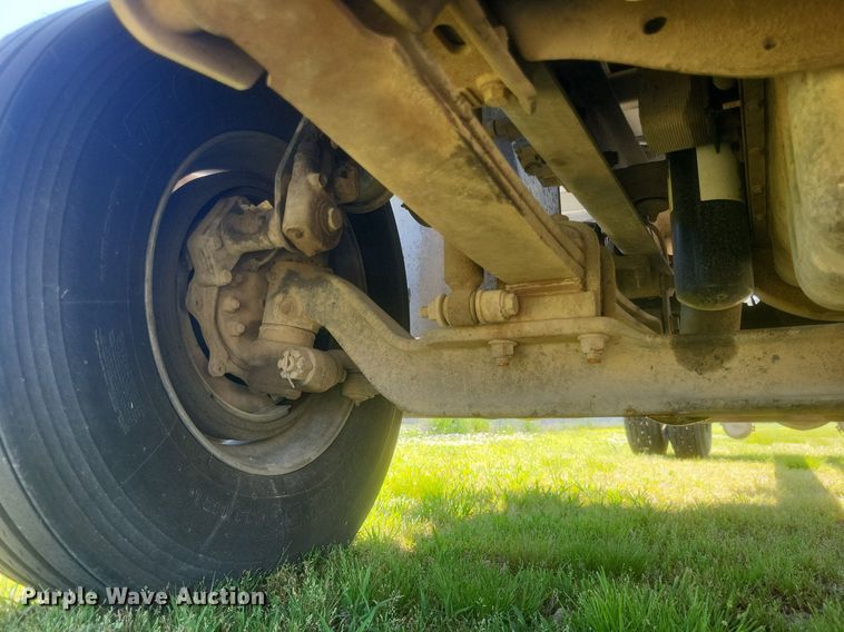 image for item EJ7952 2010 International  4400 truck cab and chassis