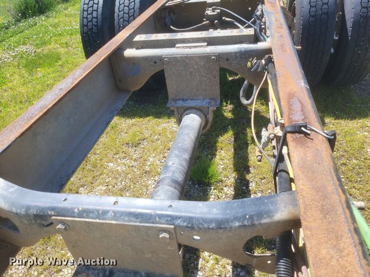 image for item EJ7952 2010 International  4400 truck cab and chassis