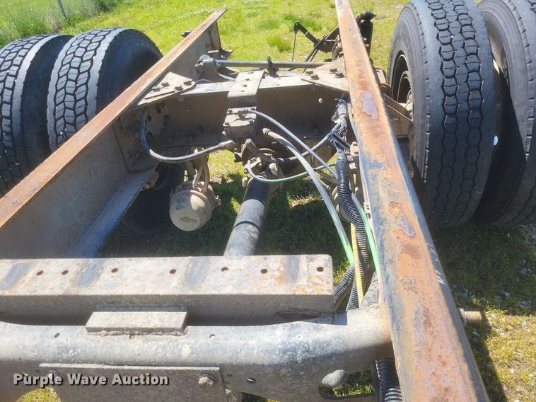 image for item EJ7952 2010 International  4400 truck cab and chassis