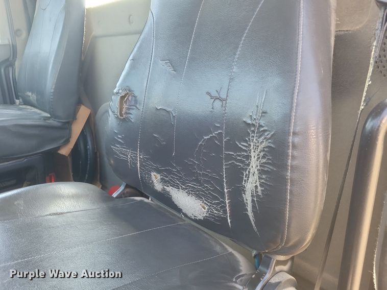 image for item EJ7952 2010 International  4400 truck cab and chassis