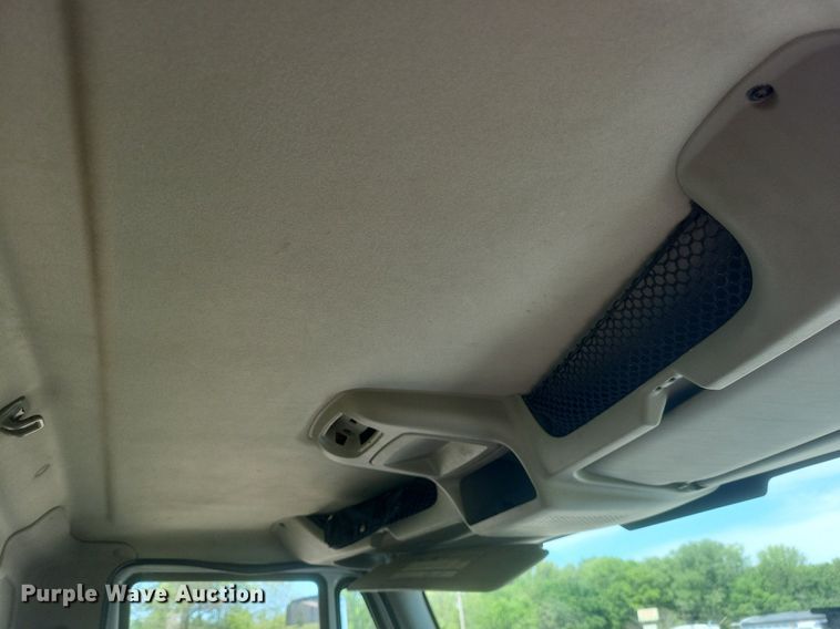 image for item EJ7952 2010 International  4400 truck cab and chassis