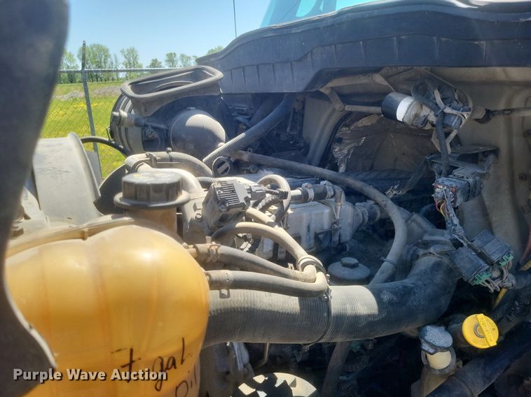 image for item EJ7952 2010 International  4400 truck cab and chassis