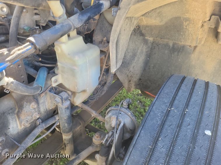 image for item EJ7952 2010 International  4400 truck cab and chassis